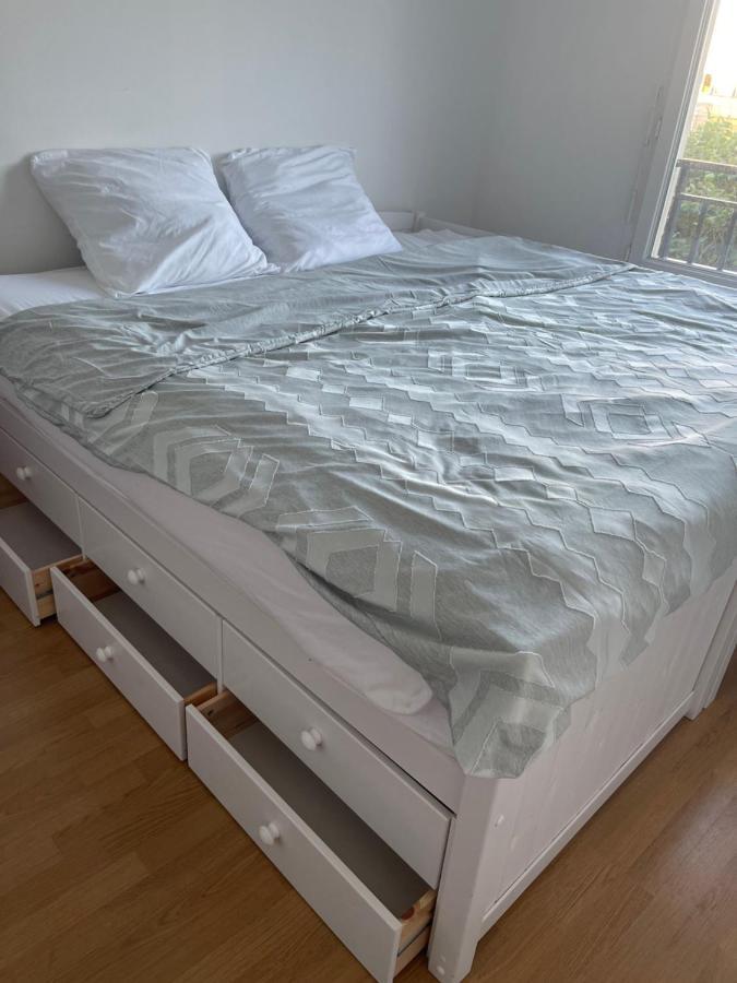 Lovely Bedroom Loft With Free Parking On Premise Буассі-Сен-Леже Екстер'єр фото